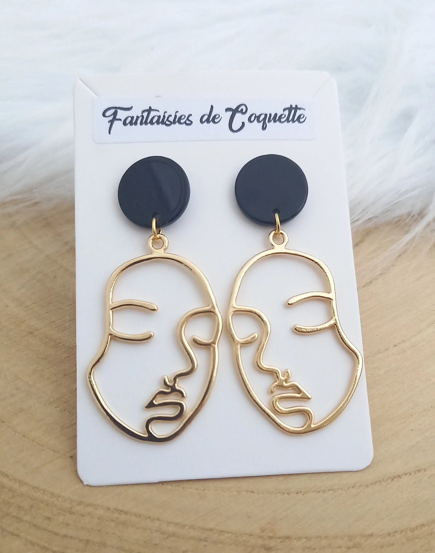 Boucles d'oreilles dorées   noir  Visage  ❤