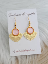 Charger l&#39;image dans la galerie, Boucles d&#39;oreilles dorées Starlette 🌟 Rose poudre  🌟