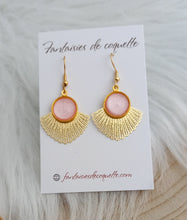 Charger l&#39;image dans la galerie, Boucles d&#39;oreilles dorées Starlette 🌟 Rose poudre  🌟