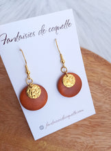 Charger l&#39;image dans la galerie, Boucles d&#39;oreilles   Perle bois  Marron Doré  Fait-main ❤