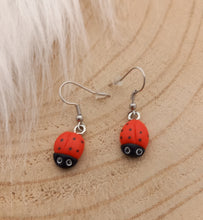 Charger l&#39;image dans la galerie, Boucles d&#39;oreilles Coccinelle  ❤ Fait main ❤ Pâte polymere