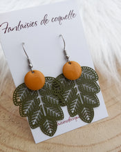 Charger l&#39;image dans la galerie, Boucles d&#39;oreilles  Feuilles  vert kaki Moutarde  ❤  Fait main  ❤