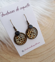 Charger l&#39;image dans la galerie, Boucles d&#39;oreilles  Pendantes illustrées léopard  ❤ Fait main ❤