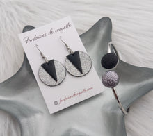 Charger l&#39;image dans la galerie, Boucles d&#39;oreilles    Tissu cuir    Noir gris argenté   ❤ Fait main ❤