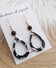 Charger l&#39;image dans la galerie, Boucles d&#39;oreilles  Résine  Noir Blanc Doré ❤ Idée cadeau