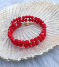 Charger l&#39;image dans la galerie, Bracelet Spirale    Rouge  Perles dorées  ❤ Fait main ❤