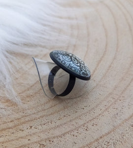 Bague Fantaisie illustrée Dentelle noir blanc  Taille Réglable