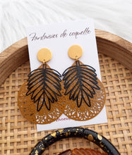 Charger l&#39;image dans la galerie, Boucles d&#39;oreilles  dorées Palma Clous Noir Camel  ❤ Fait main ❤