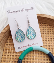 Charger l&#39;image dans la galerie, Boucles d&#39;oreilles   Gouttes argentées illustrées Petites feuilles Bleu Vert   ❤ Fait main ❤