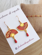 Charger l&#39;image dans la galerie, Boucles d&#39;oreilles  asymétriques  ❤ Fait main ❤  Rouge doré éventails