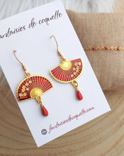 Charger l&#39;image dans la galerie, Boucles d&#39;oreilles  asymétriques  ❤ Fait main ❤  Rouge doré éventails