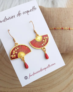 Boucles d'oreilles  asymétriques  ❤ Fait main ❤  Rouge doré éventails