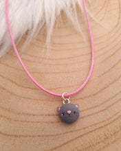 Charger l&#39;image dans la galerie, Collier  enfant  Petit chat 🐱  ❤  Fait main ❤ Pâte polymère