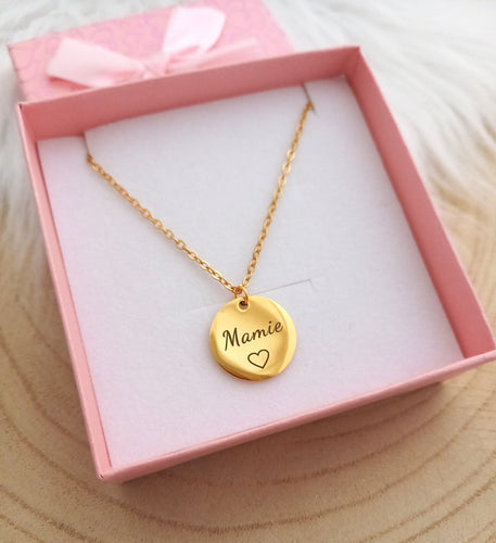 Collier   Pendentif  Mamie  Acier inoxydable  doré 💗