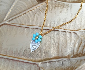 Collier   acier inoxydable doré Pendentif  Fleur bleue sur Feuille   ❤ Fait main ❤