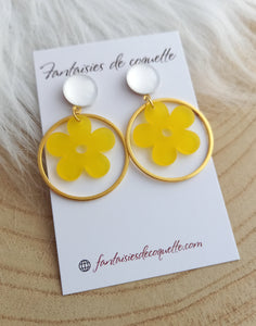 Boucles d'oreilles  Clous Fleurs  ❤ Résine jaune blanc  / doré