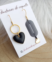 Charger l&#39;image dans la galerie, Boucles d&#39;oreilles asymétriques  Email noir Coeur doré  ❤ Fait main ❤ Création unique