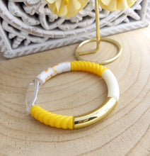 Charger l&#39;image dans la galerie, Bracelet  Tendance  perles tubes  Pop  Jaune blanc ❤ Fait main ❤