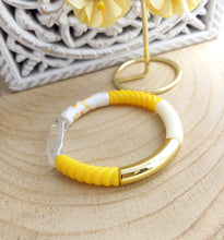 Charger l&#39;image dans la galerie, Bracelet  Tendance  perles tubes  Pop  Jaune blanc ❤ Fait main ❤