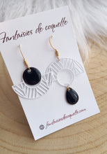 Charger l&#39;image dans la galerie, Boucles d&#39;oreilles  dépareillées asymétriques  noir blanc ❤ Fait main ❤