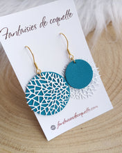 Charger l&#39;image dans la galerie, Boucles d&#39;oreilles Chics &amp; asymétriques dorées Cuir Bleu blanc❤ Fait main ❤