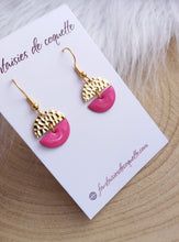 Charger l&#39;image dans la galerie, Boucles d&#39;oreilles dorées  Demy   Email  rose Fait-main