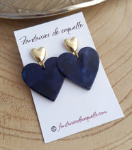 Charger l&#39;image dans la galerie, Boucles d&#39;oreilles  Clous  Coeurs  Bleu marine ❤  doré