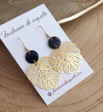 Charger l&#39;image dans la galerie, Boucles d&#39;oreilles Tropicales Monstera dorées ❤ Fait main ❤ noir