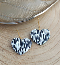 Charger l&#39;image dans la galerie, Boucles d&#39;oreilles   Créoles   noir blanc coeur doré  ❤ Fait main ❤