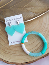 Charger l&#39;image dans la galerie, Boucles d&#39;oreilles  Clous  Coeurs  Bleu turquoise ❤  doré