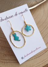 Charger l&#39;image dans la galerie, Boucles d&#39;oreilles  asymétriques dorées Chat  Turquoise Fait-main ❤ dépareillées