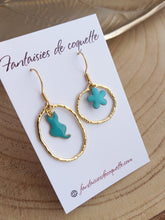 Charger l&#39;image dans la galerie, Boucles d&#39;oreilles  asymétriques dorées Chat  Turquoise Fait-main ❤ dépareillées