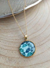 Charger l&#39;image dans la galerie, Collier   acier inoxydable doré Pendentif illustré feuille ginkgo vert    ❤ Fait main ❤ nature