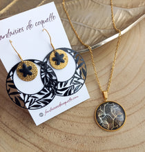 Charger l&#39;image dans la galerie, Collier   acier inoxydable doré Pendentif illustré  Feuilles      ❤ Fait main ❤ noir doré