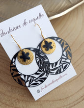 Charger l&#39;image dans la galerie, Boucles d&#39;oreilles dorées Fleur  🌟 Noir   🌟