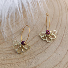 Charger l&#39;image dans la galerie, Boucles d&#39;oreilles    Créoles dorées Fleur Mauve