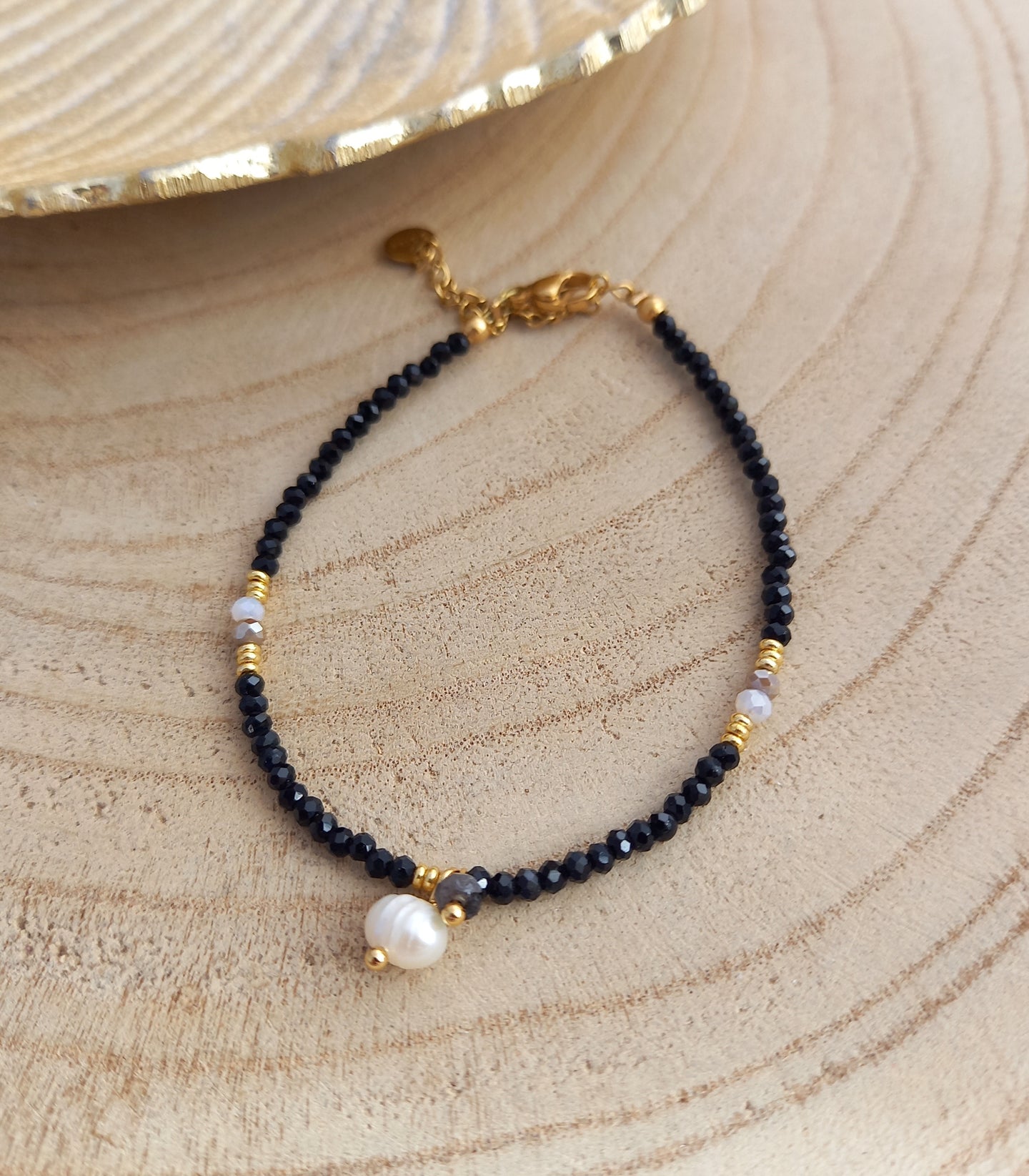 Bracelet Chainette  perle      Noir &  blanc doré   ❤