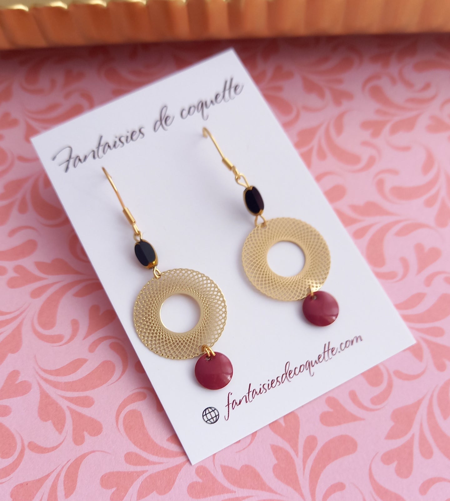 Boucles d'oreilles dorées  Bordeaux noir  Fait-main