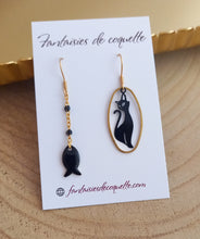 Charger l&#39;image dans la galerie, Boucles d&#39;oreilles  asymétriques argentées Poisson Chat Noir   ❤ dépareillées