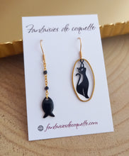 Charger l&#39;image dans la galerie, Boucles d&#39;oreilles  asymétriques argentées Poisson Chat Noir   ❤ dépareillées