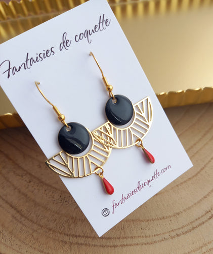 Boucles d'oreilles   dorées  Rouge noir  Fait-main ❤ dépareillées