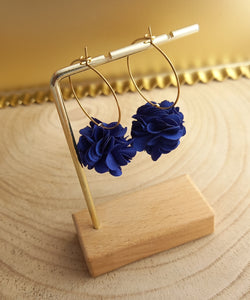 Boucles d'oreilles Créoles Lolita  Fleur de tissu  Bleu   & doré ❤ Idée cadeau