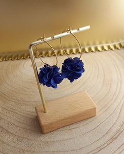 Boucles d'oreilles Créoles Lolita  Fleur de tissu  Bleu   & doré ❤ Idée cadeau