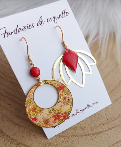 Boucles d'oreilles  asymétriques dorées  Rouge Fait-main ❤ dépareillées