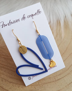 Boucles d'oreilles asymétriques  Email Bleu Coeur doré  ❤ Fait main ❤ Création unique