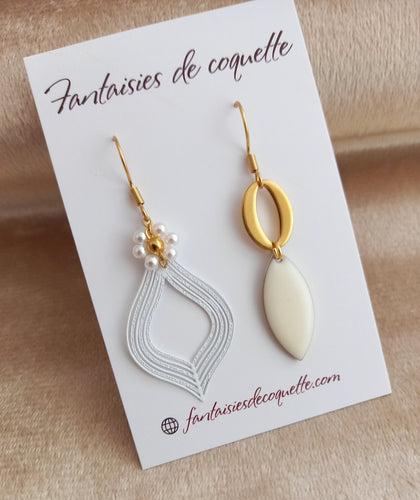 Boucles d'oreilles  asymétriques dorées  blanc Fait-main ❤ dépareillées