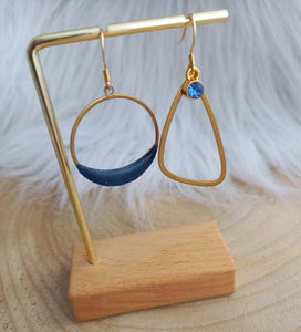 Boucles d'oreilles  asymétriques dorées bleu Fait-main ❤ dépareillées