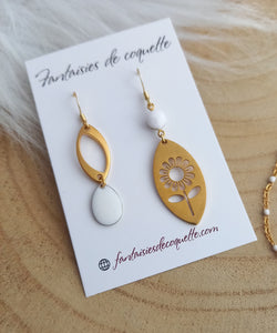 Boucles d'oreilles  asymétriques dorées Blanc  Fait-main ❤ dépareillées