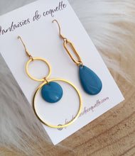 Charger l&#39;image dans la galerie, Boucles d&#39;oreilles Chics &amp; asymétriques dorées   ❤ Fait main ❤ Bleu pétrole doré