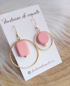 Boucles d'oreilles asymétriques Rose  ❤  Fait main ❤